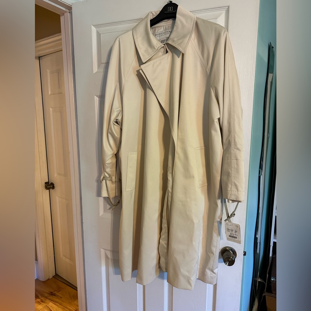 Doncaster Cream Single-Breasted Trench Coat